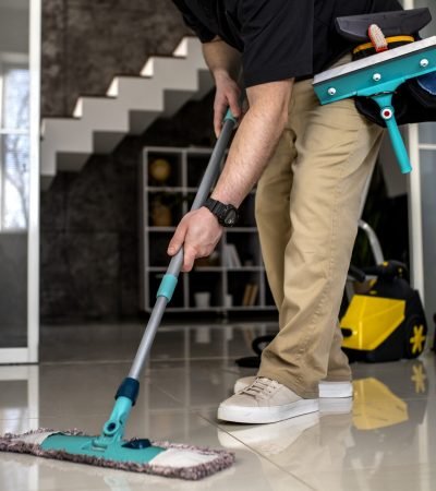 man-doing-professional-home-cleaning-service (2)